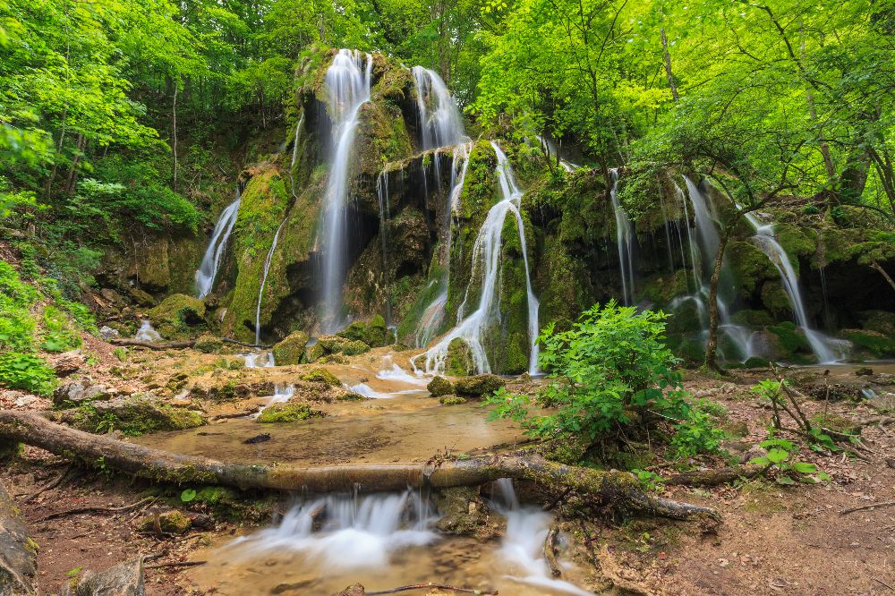 Najkrajsie-vodopady-v-Rumunsku-(1).jpeg