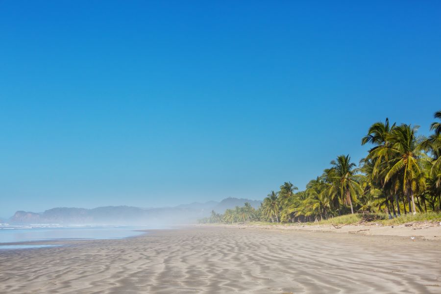 Costa-Rica-s-Coastal-Gems-Odhalenie-najlepsich-piesocnatych-plazi-(1).jpg