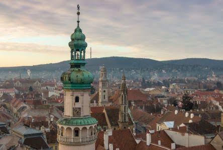 Stare-mesto-Sopron-a-Poziarna-veza.jpg Stare-mesto-Sopron-a-Poziarna-veza.jpg