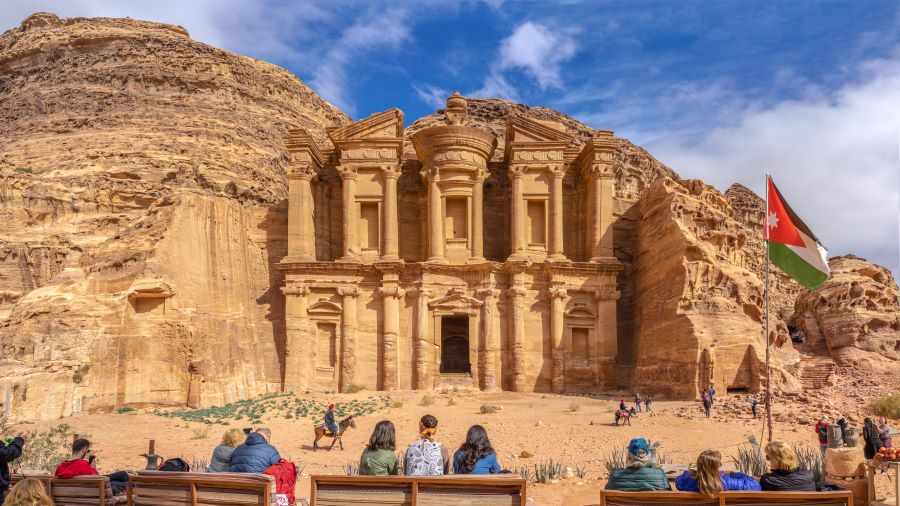 Znicene-mesto-Petra-(1).jpg